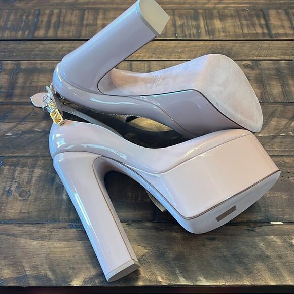 Valentino Garavani Patent Leather Tan-Go Platform Pumps NEW EU 40 US 10 - Picture 7 of 11